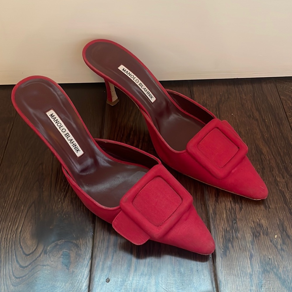 Manolo Blahnik Maysale Buckle heels